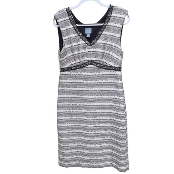 Rabbit Rabbit Rabbit Designs V-Neck Ruffle Dress Size 10 - Picture 5 of 10